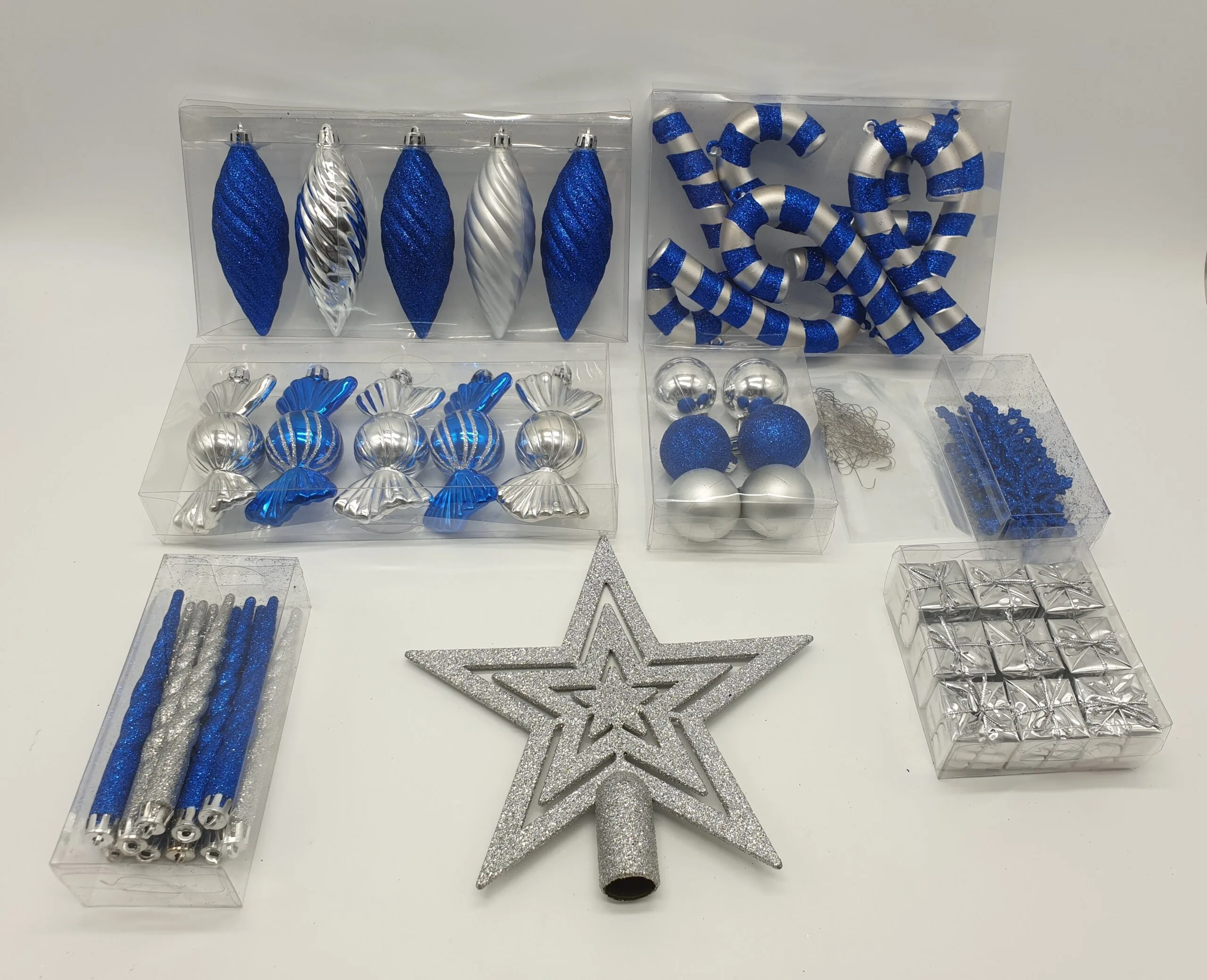 The 128pc Blue & Silver Full Heavy Coverage Bauble Set (6ft Trees) 5 The 128pc Blue & Silver Full Heavy Coverage Bauble Set (6ft Trees) - Image 3