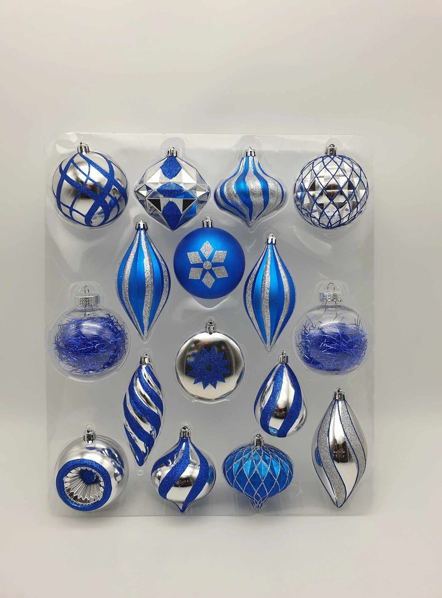 The 128pc Blue & Silver Full Heavy Coverage Bauble Set (6ft Trees) 7 The 128pc Blue & Silver Full Heavy Coverage Bauble Set (6ft Trees) - Image 5